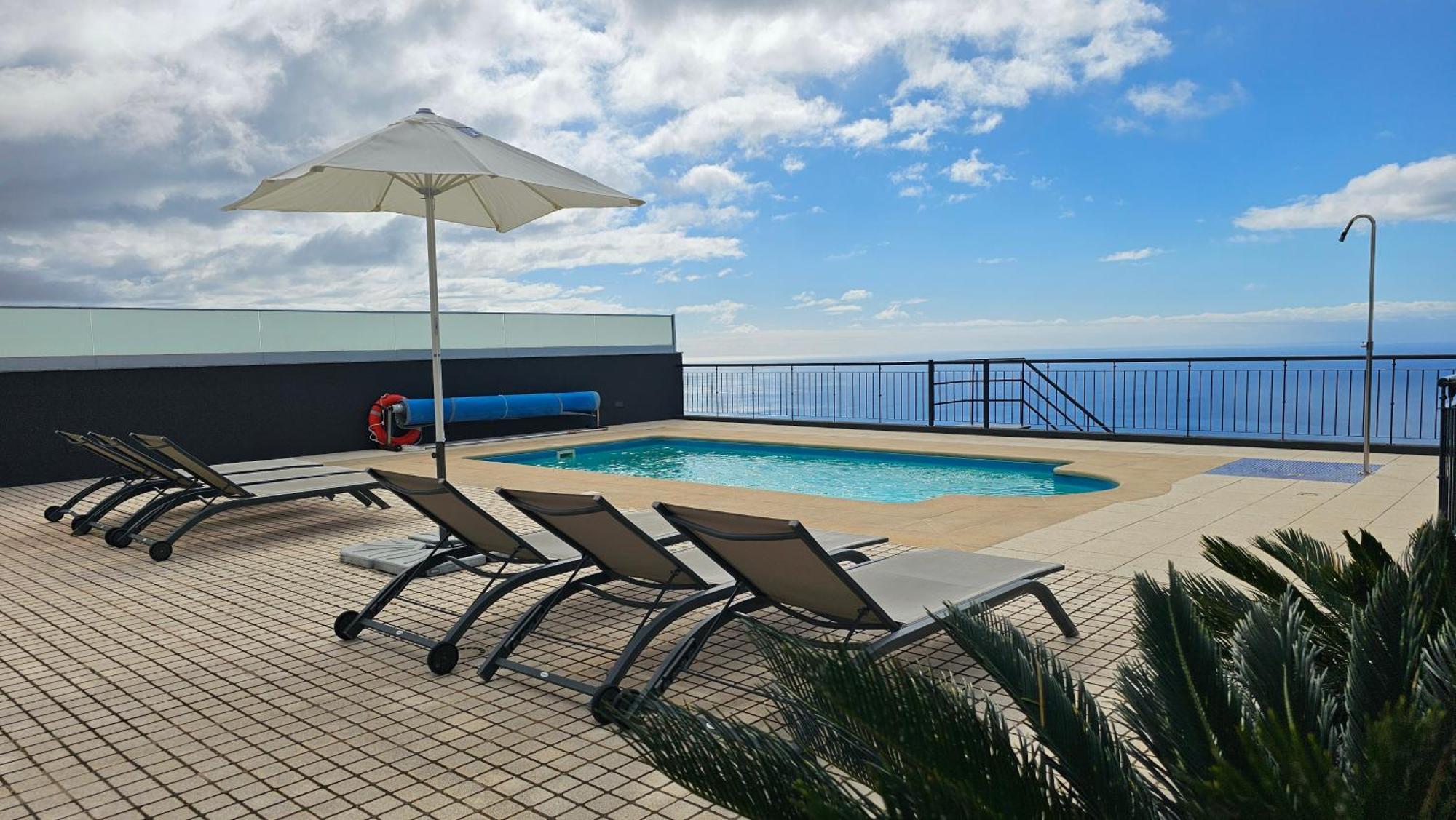 North Coast View House Villa Seixal  Rum bild